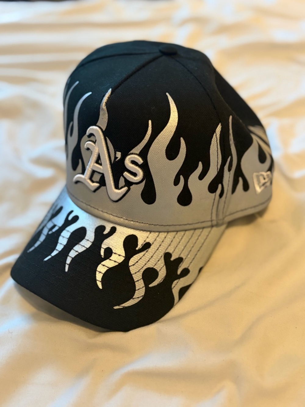 New Era Oakland Athletics ‘Metallic Flames’ 9FORTY A-Frame SnapBack